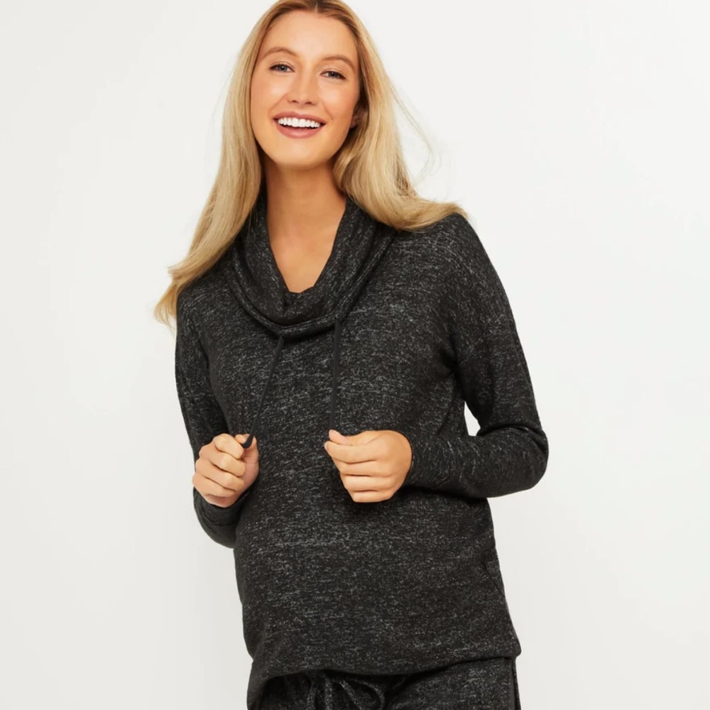 Host pick 🤰🏼 Maternity Cowlneck long sleeve top